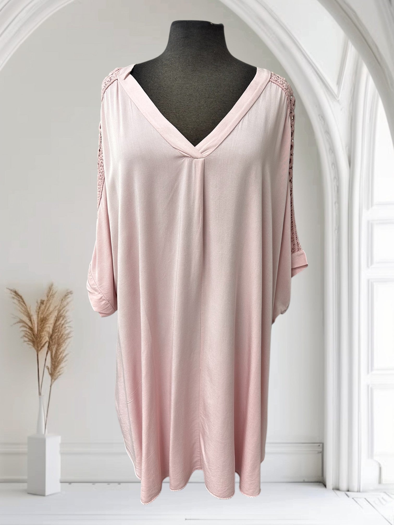 Tunique/robe (dentelle sur les épaules)