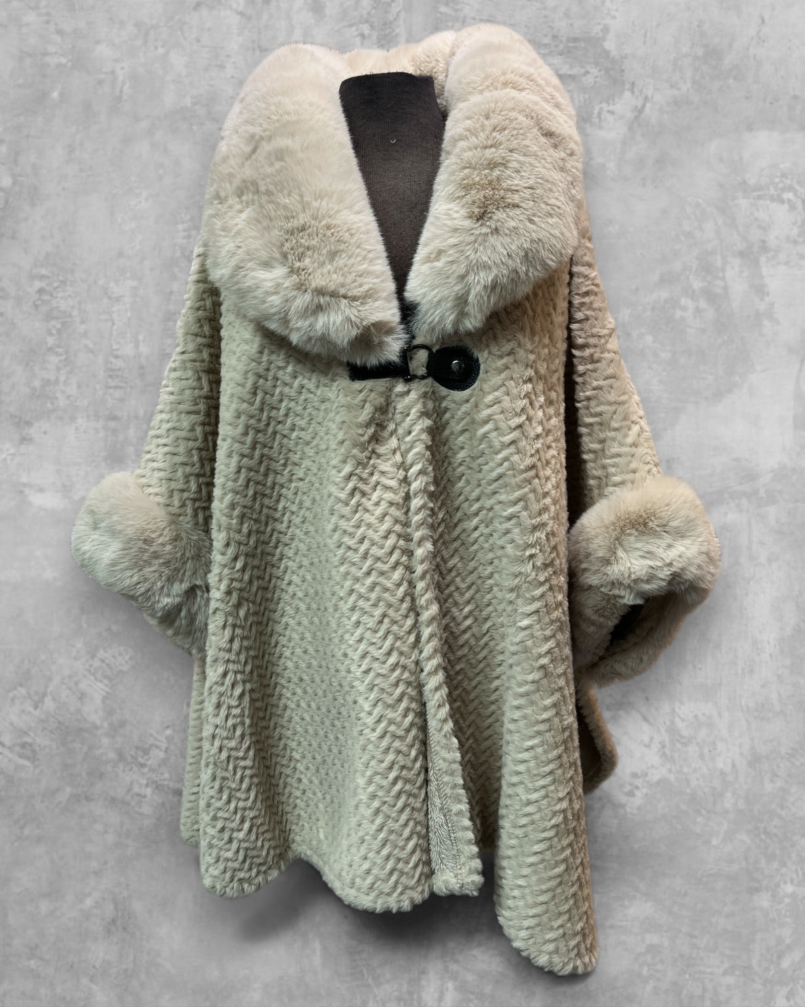 Poncho Cape (Fausse Fourrure)