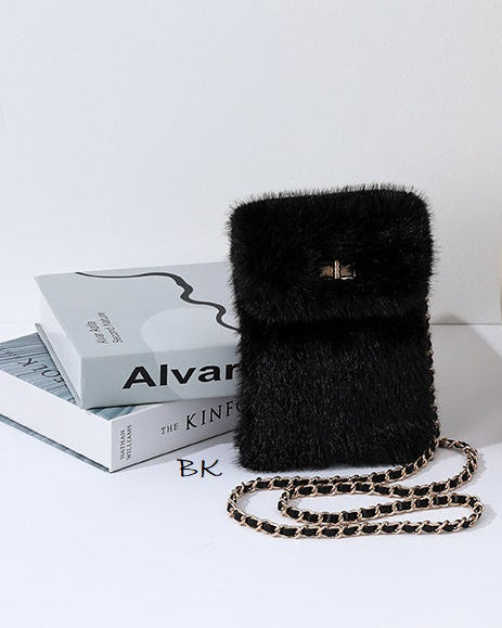 Petit sac à main en fausse fourrure