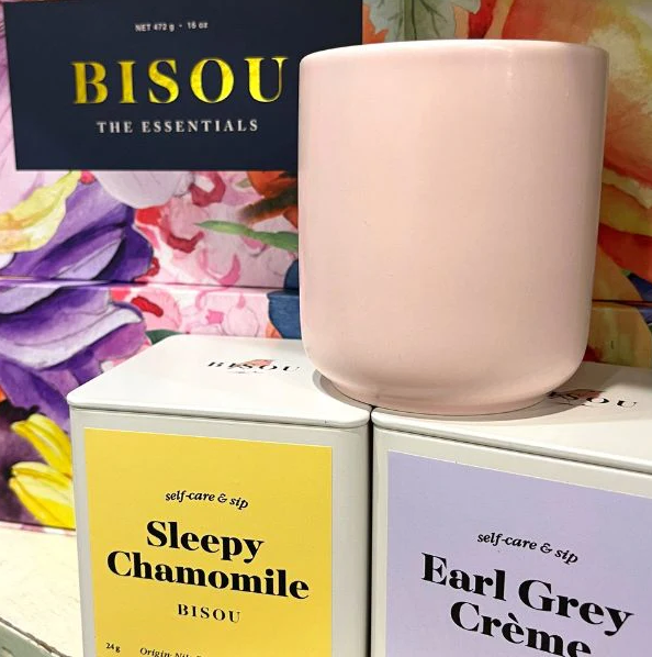 Ensemble de thés avec tasse